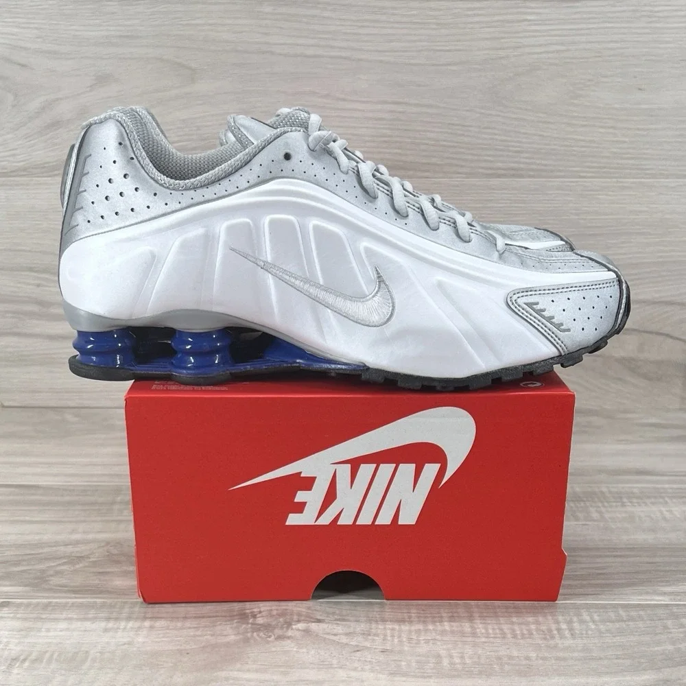 Nike Shox R4 Metallic Silver Deep Royal Blue Men's 9.5 HQ1988-102 New